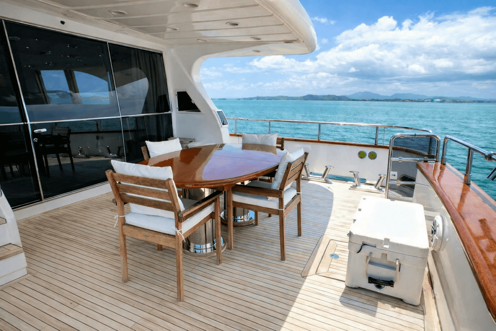 2005 Falcon Falcon 102 Flybridge