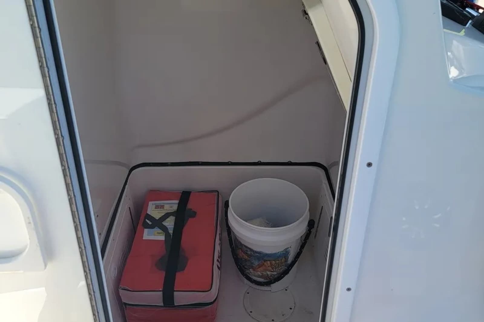 2021 Blue Wave 2800 Makaira