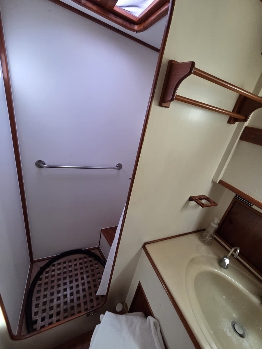 1989 Grand Banks Classic 46