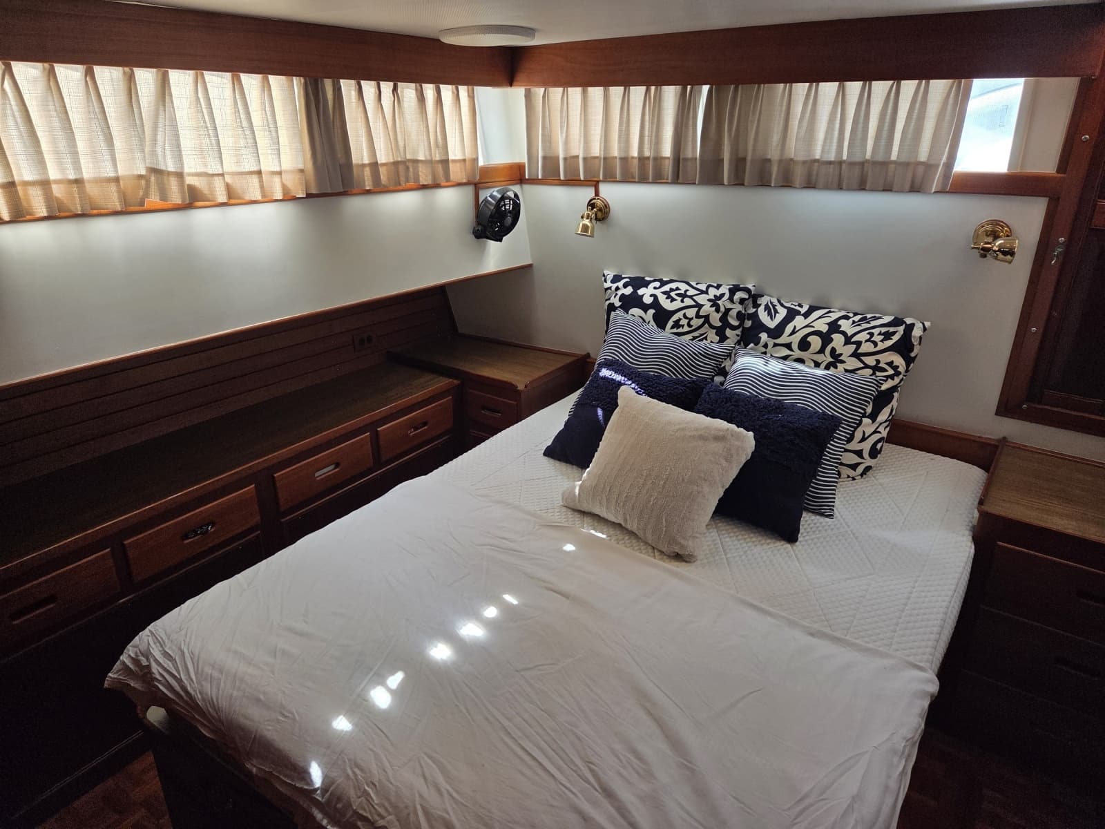 1989 Grand Banks Classic 46