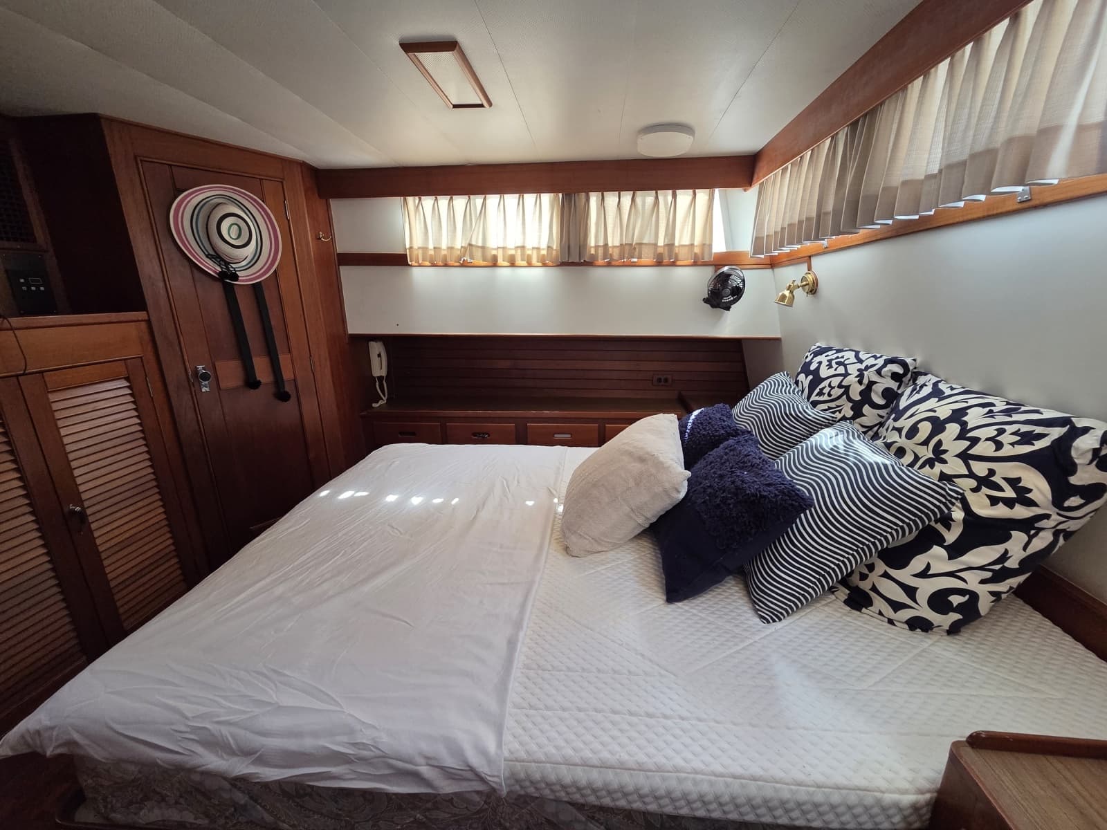 1989 Grand Banks Classic 46