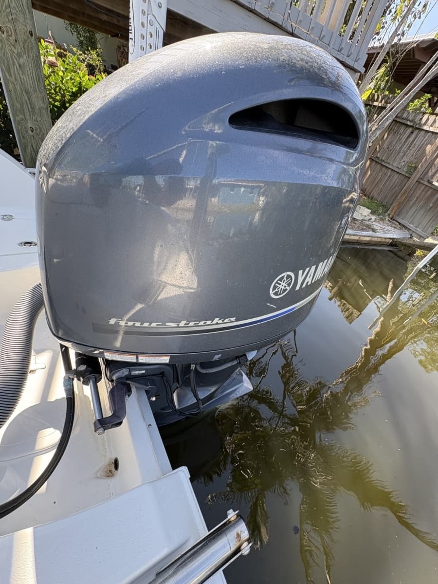 2018 Sea Hunt 225 Ultra
