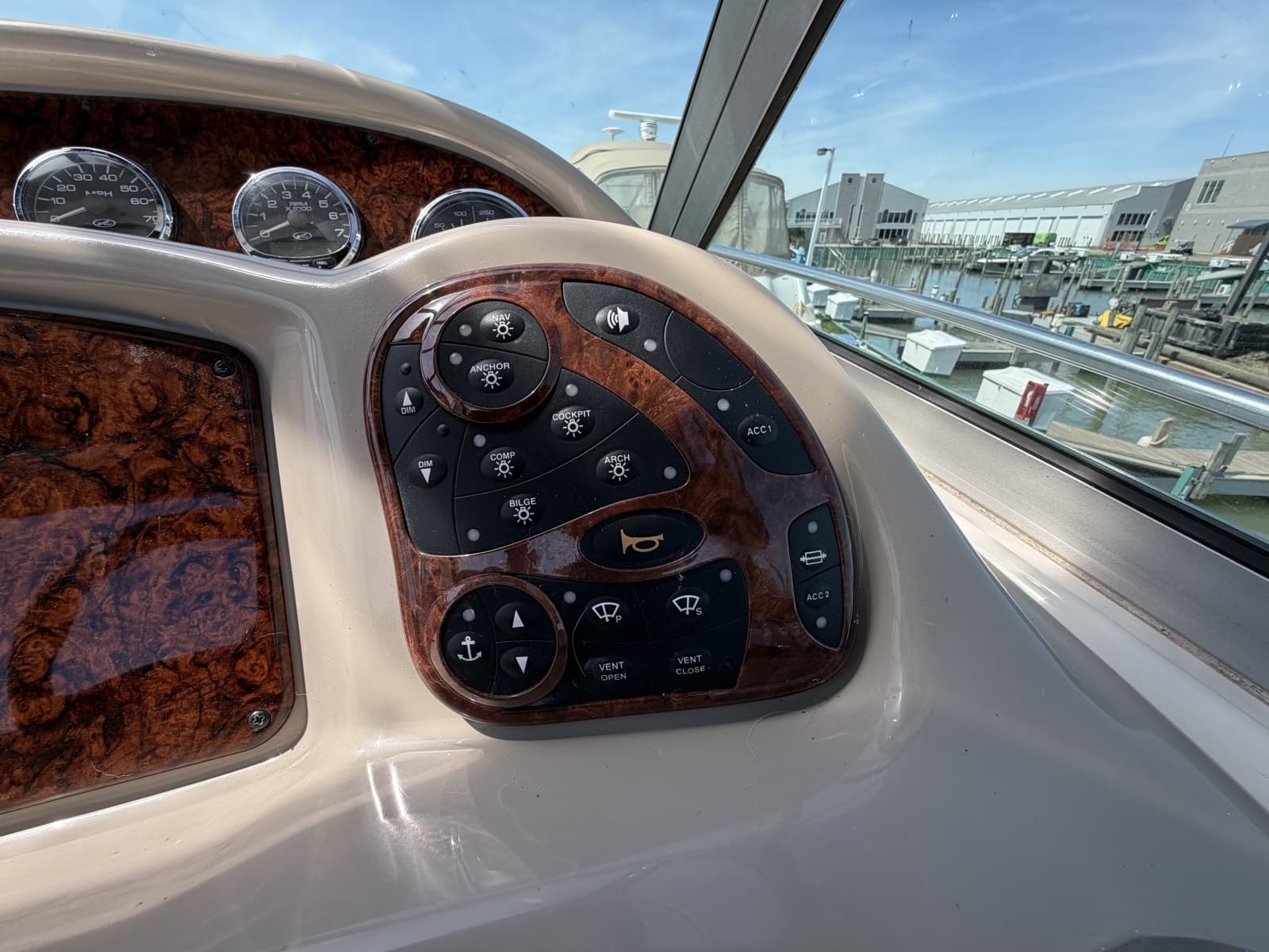 2006 Sea Ray 320 Sundancer