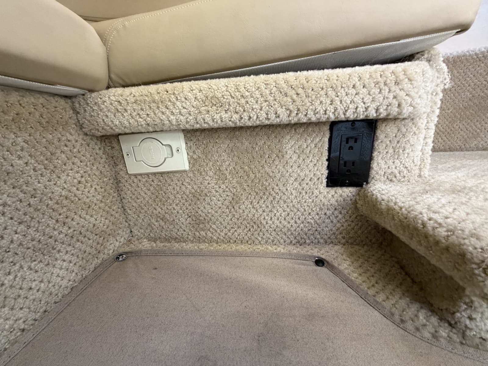 2006 Sea Ray 320 Sundancer