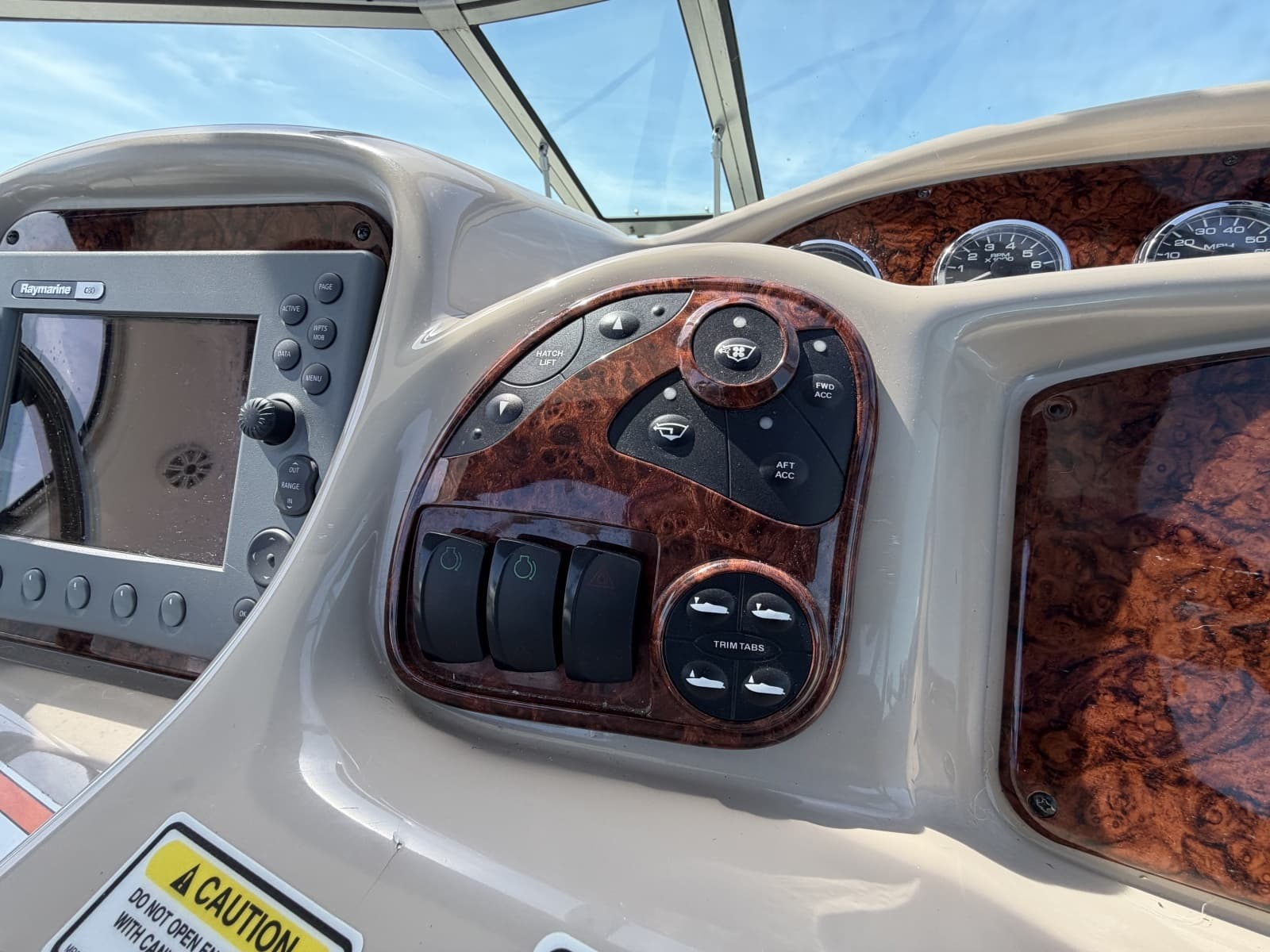 2006 Sea Ray 320 Sundancer