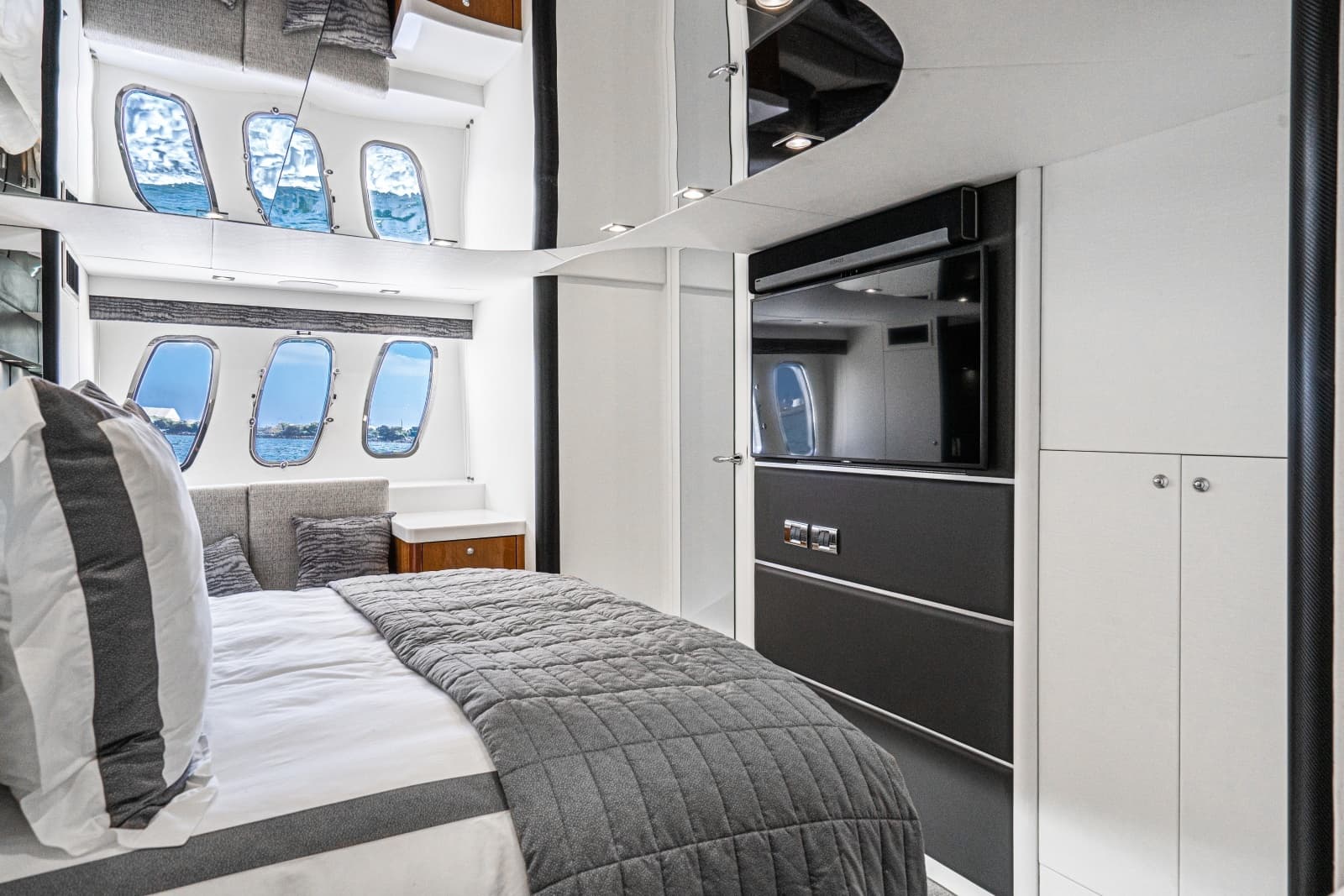 2005 Sunseeker 68 Predator