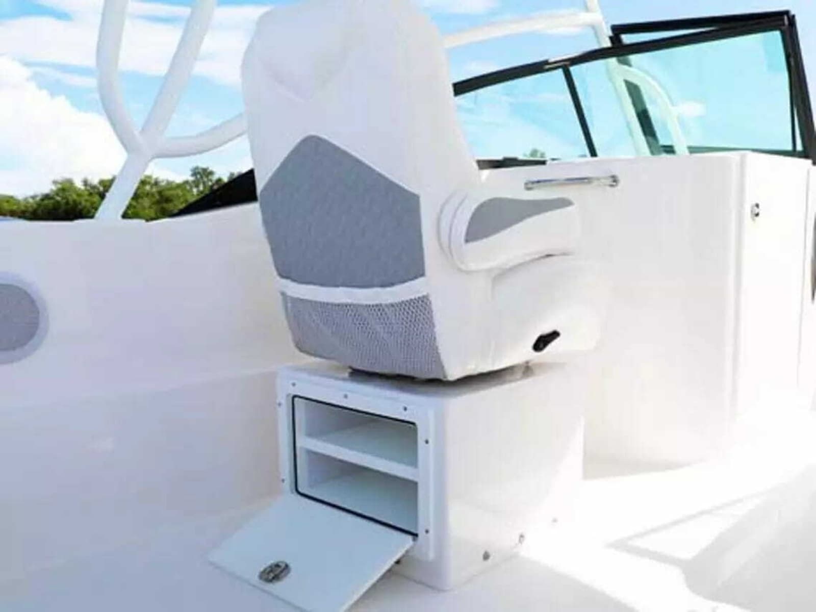 2026 Twin Vee 240 GFX DC