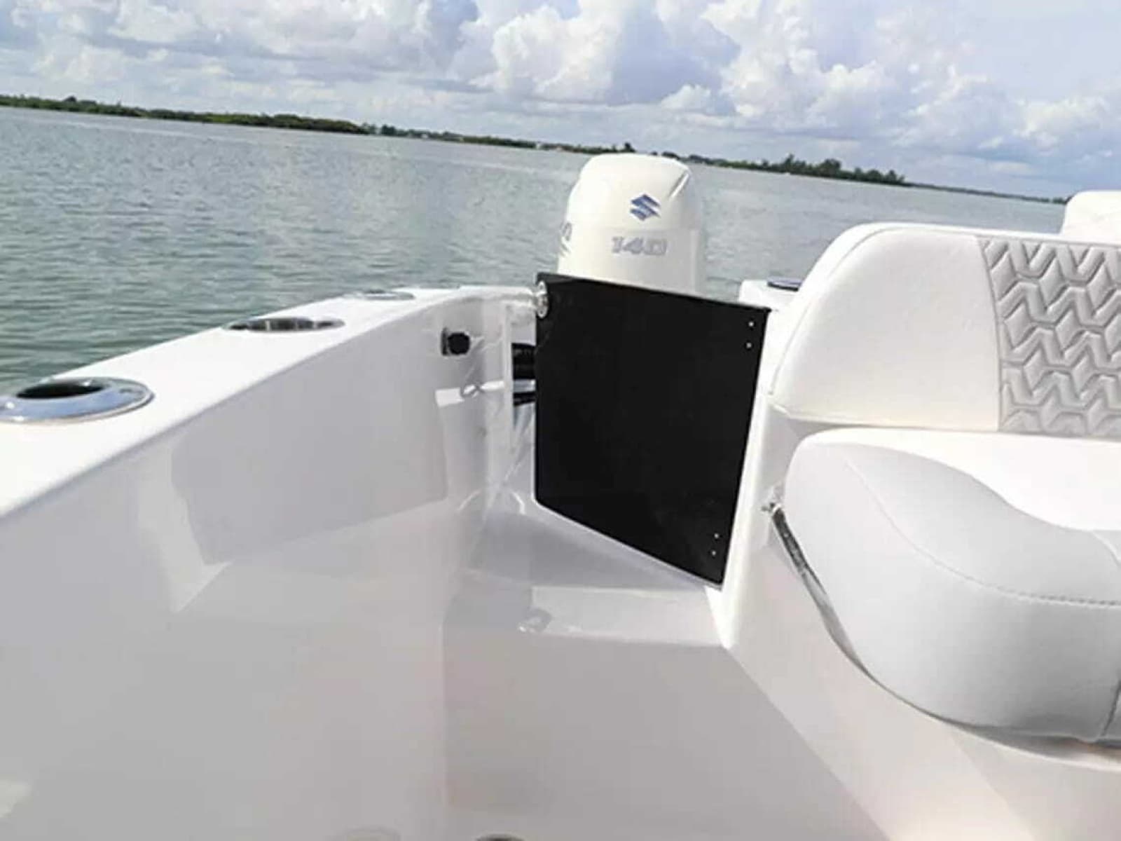 2026 Twin Vee 240 GFX DC