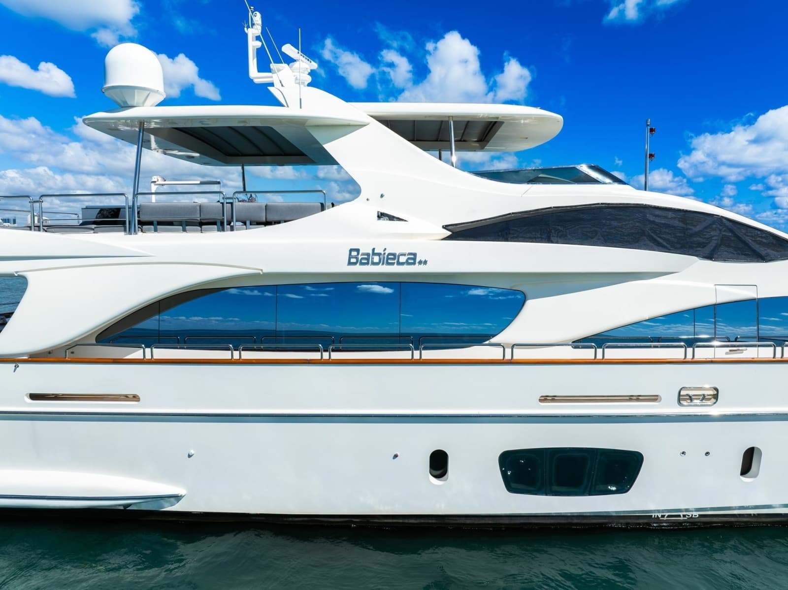 2005 Azimut 105