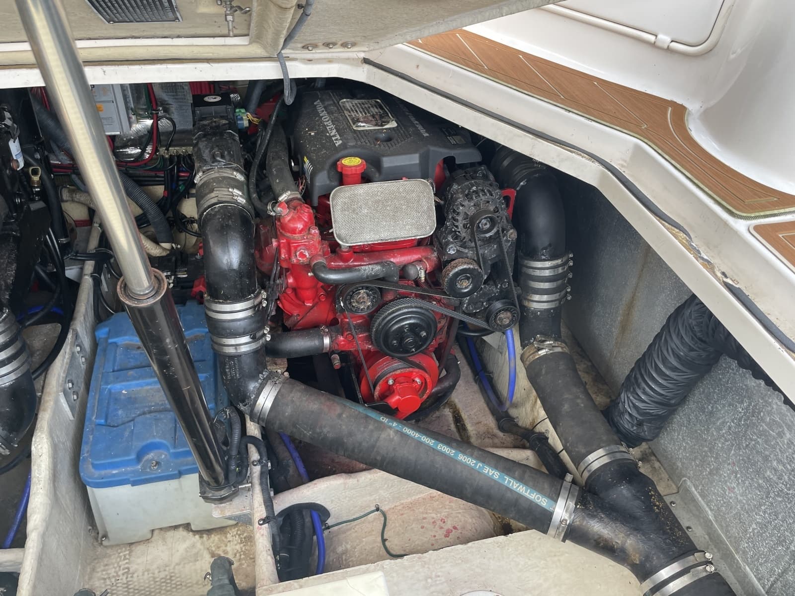 2005 Regal 3560 Express