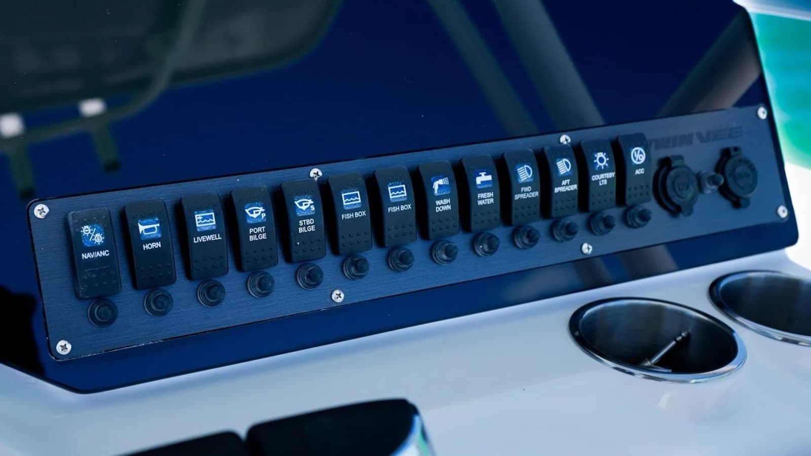 2026 Twin Vee 240 GFX2 CC