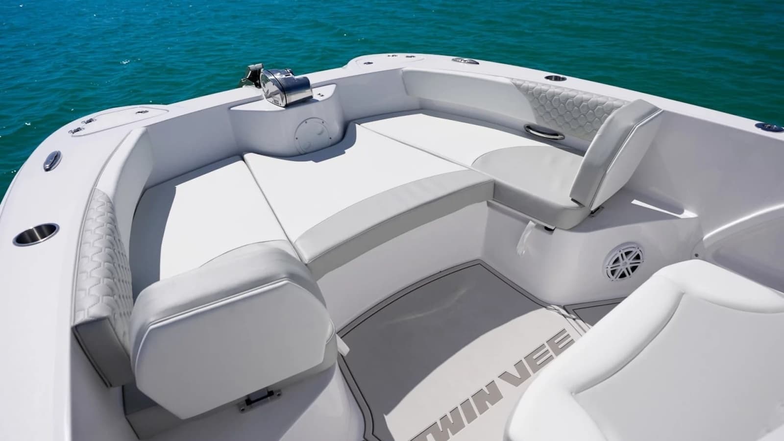 2026 Twin Vee 240 GFX2 CC