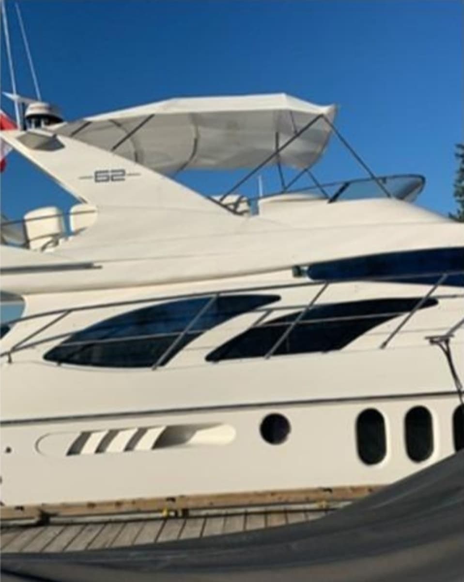 2005 Azimut Fly 62