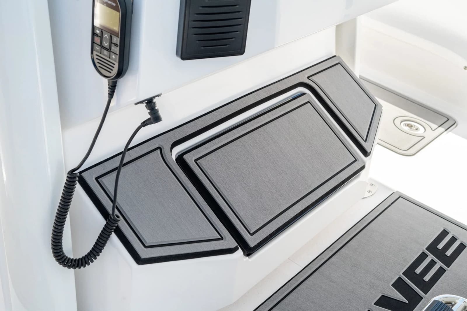 2026 Twin Vee 280 GFX2 CC