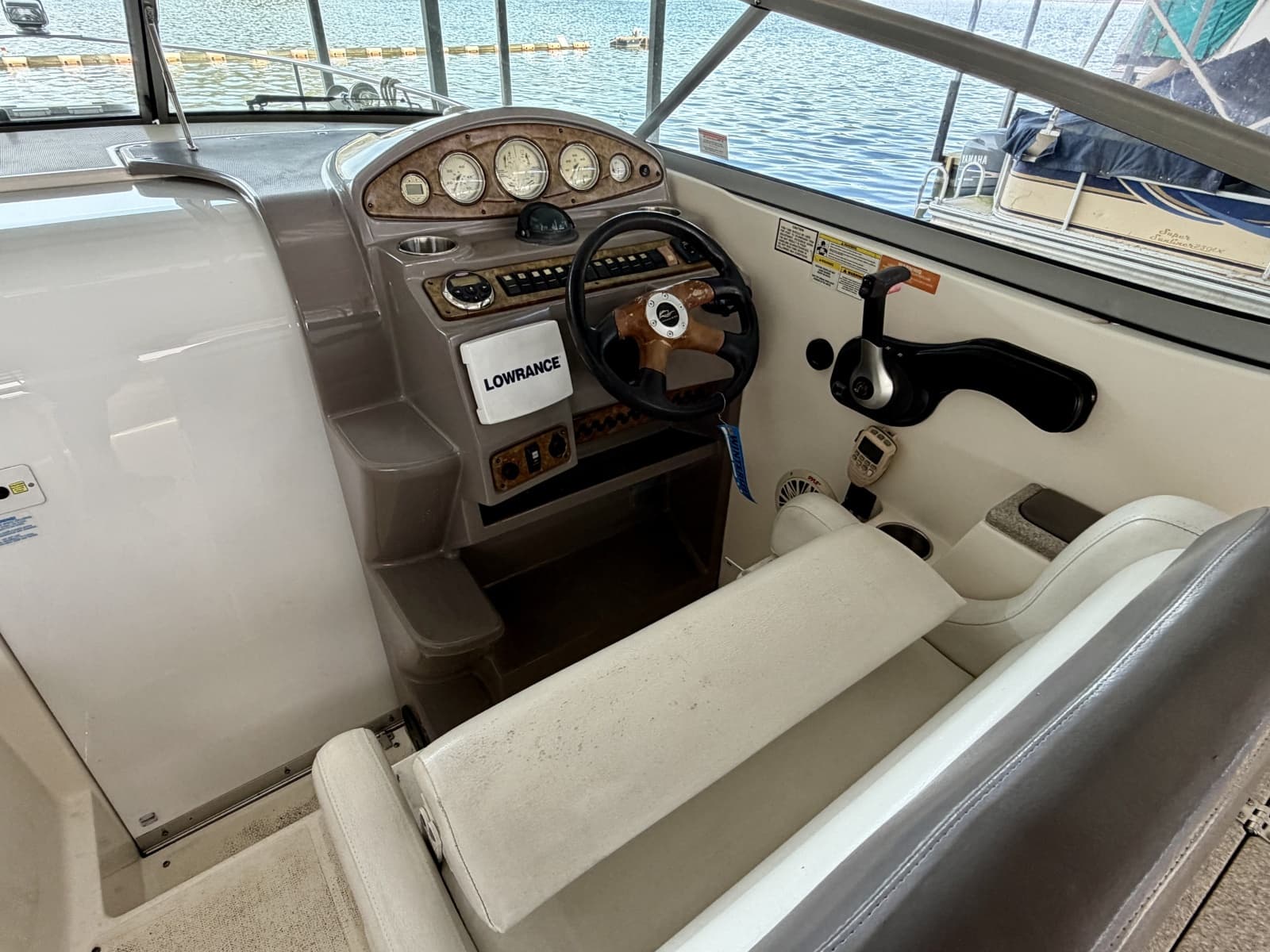 2008 Rinker 280 Express Cruiser