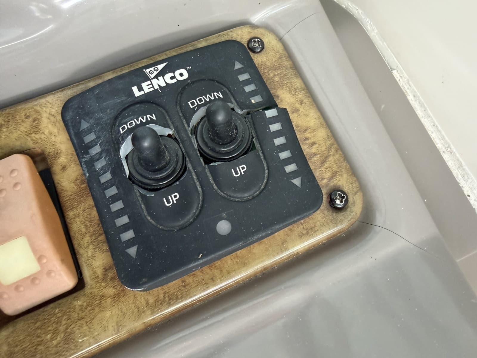 2008 Rinker 280 Express Cruiser