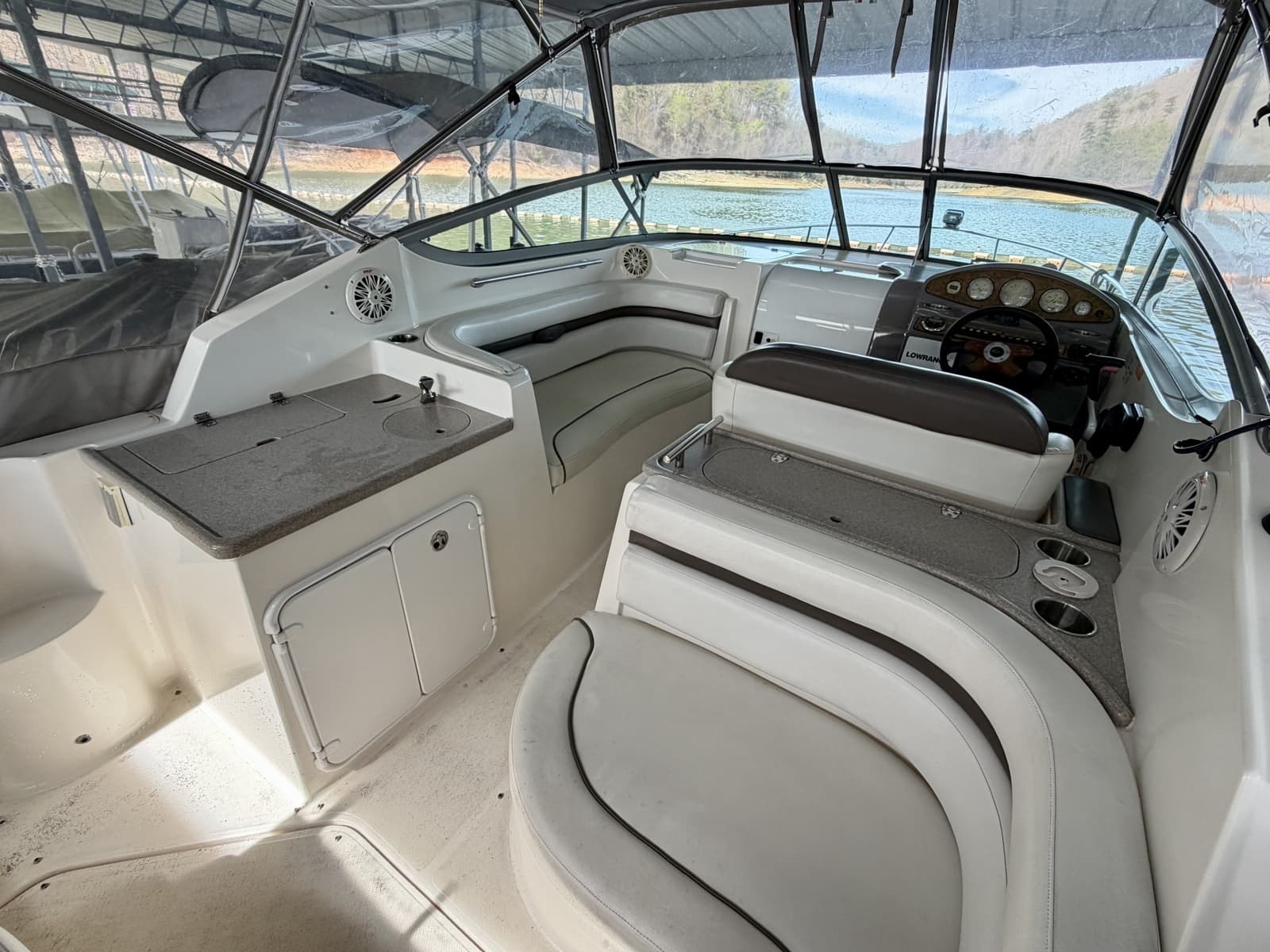 2008 Rinker 280 Express Cruiser