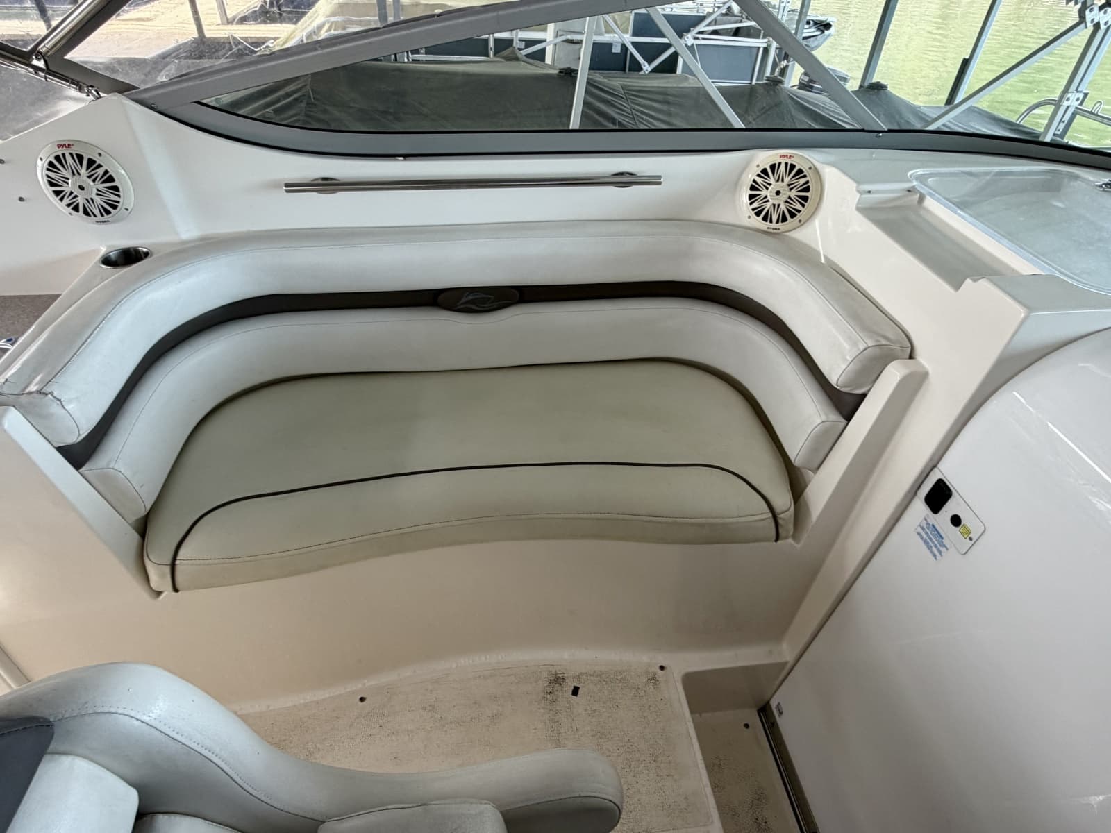 2008 Rinker 280 Express Cruiser