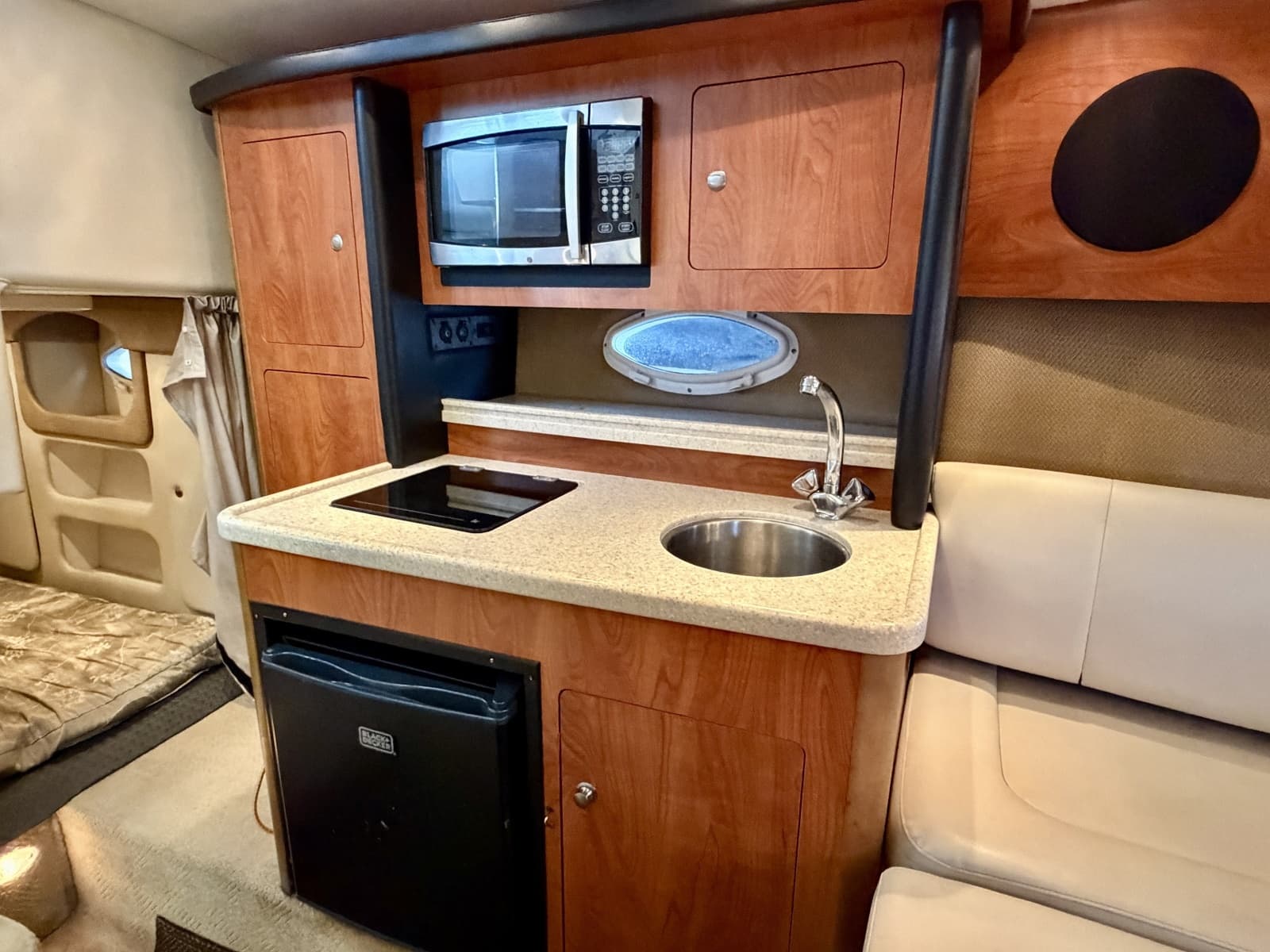 2008 Rinker 280 Express Cruiser