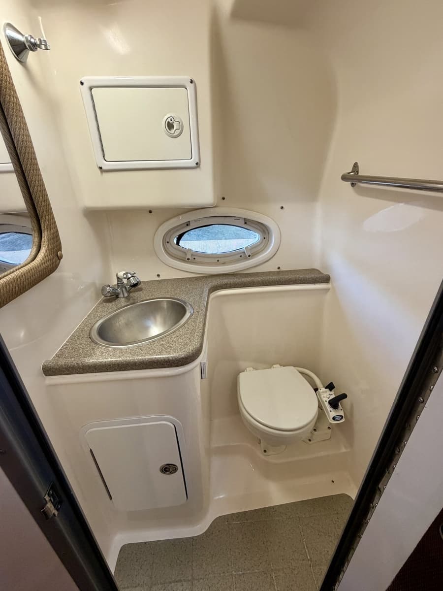 2008 Rinker 280 Express Cruiser