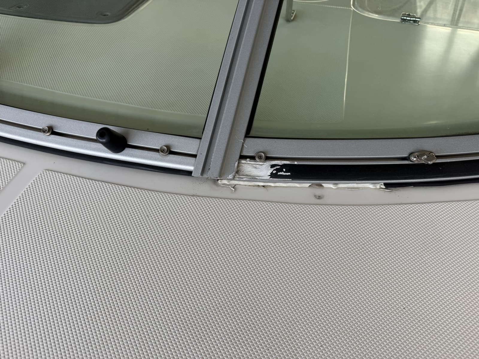 2008 Rinker 280 Express Cruiser