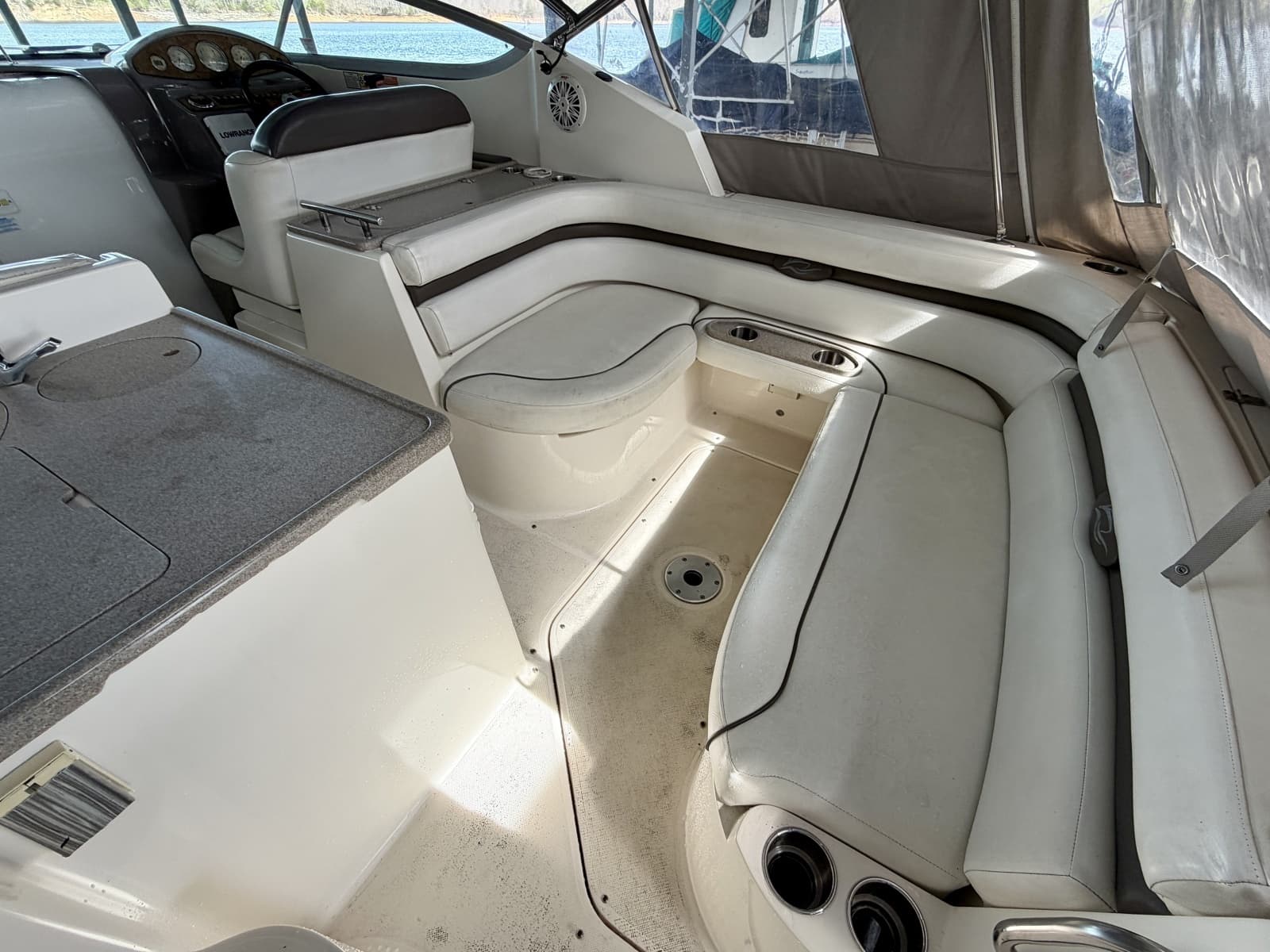 2008 Rinker 280 Express Cruiser