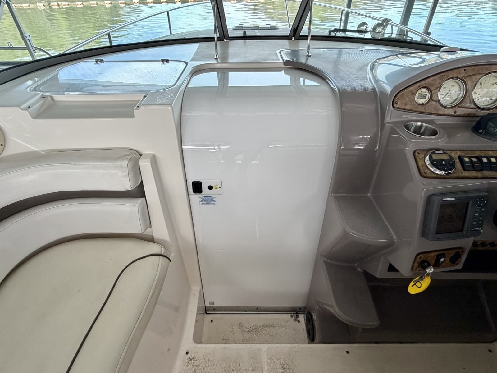 2008 Rinker 280 Express Cruiser