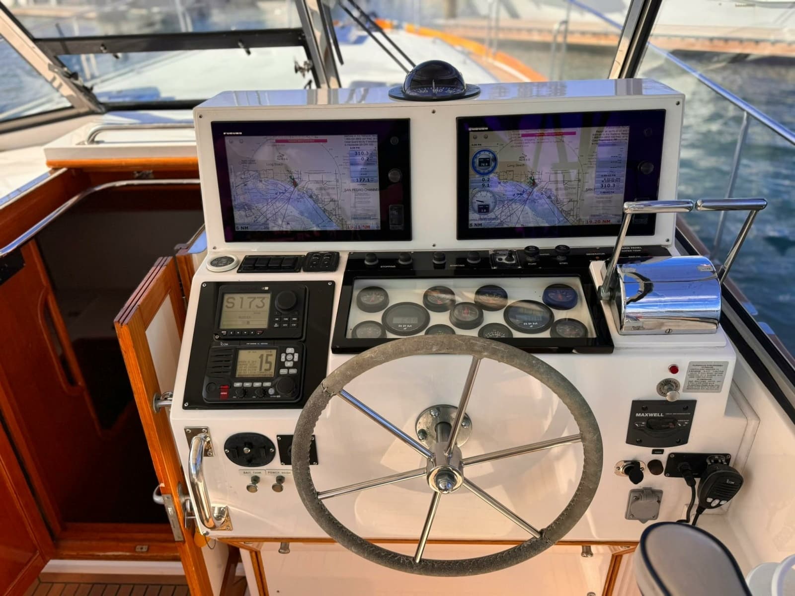 1999 Grand Banks Yachts 