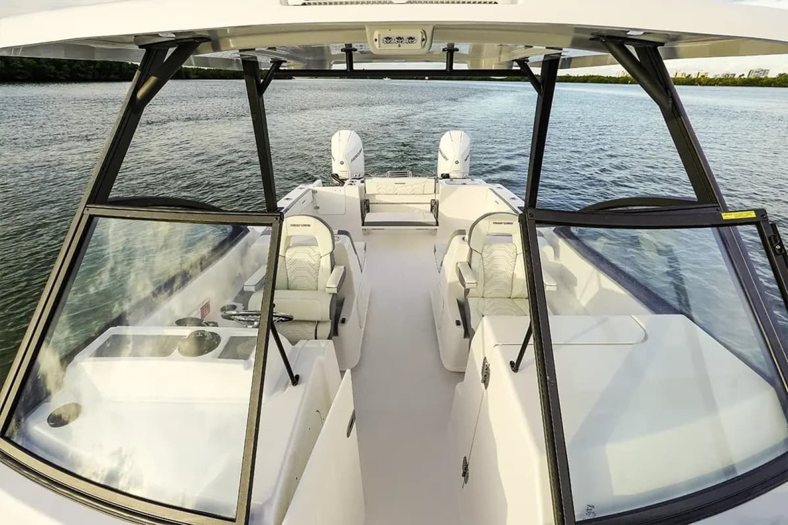 2026 Twin Vee 280 GFX2 DC