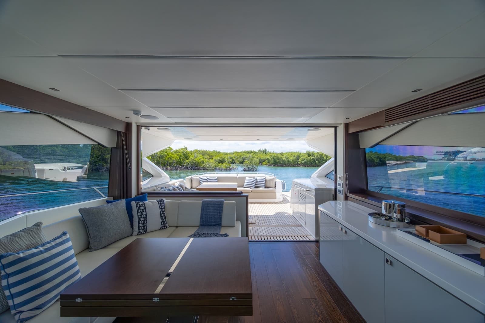 2020 Sunseeker PREDATOR 74 XPS