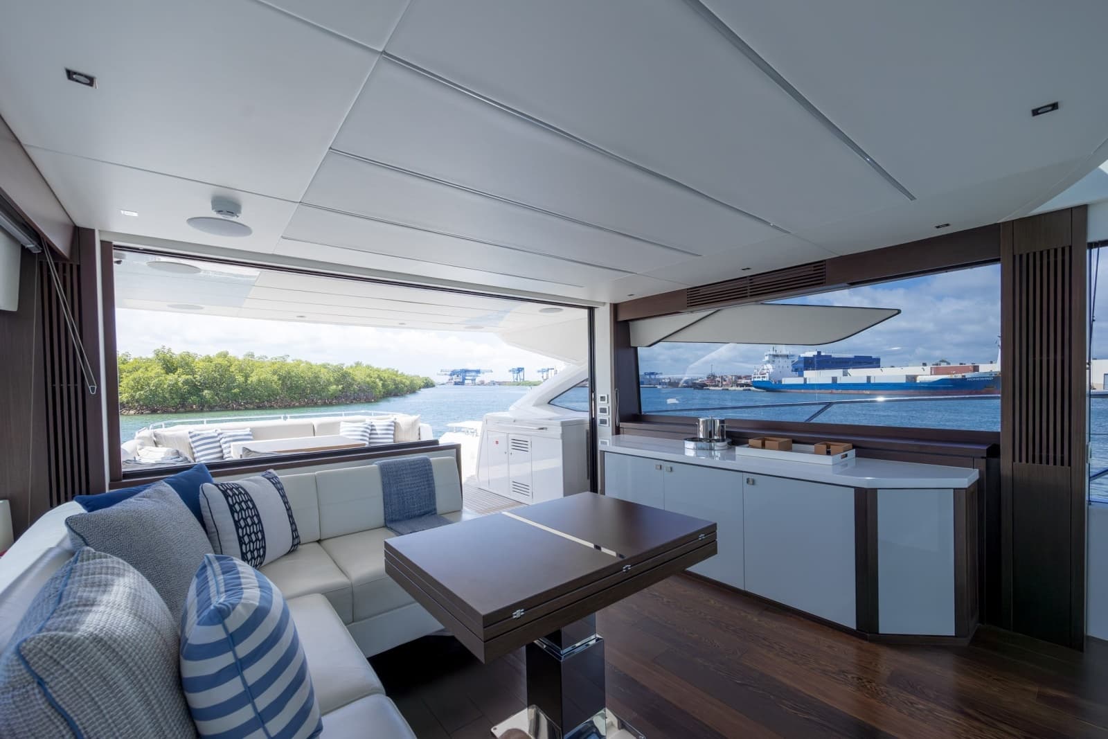 2020 Sunseeker PREDATOR 74 XPS