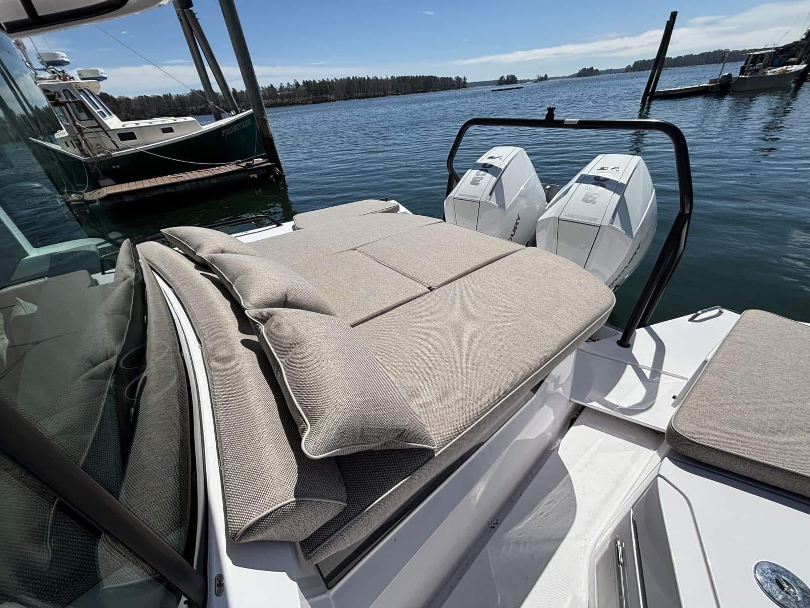 2023 Axopar 37XC Cross Cabin