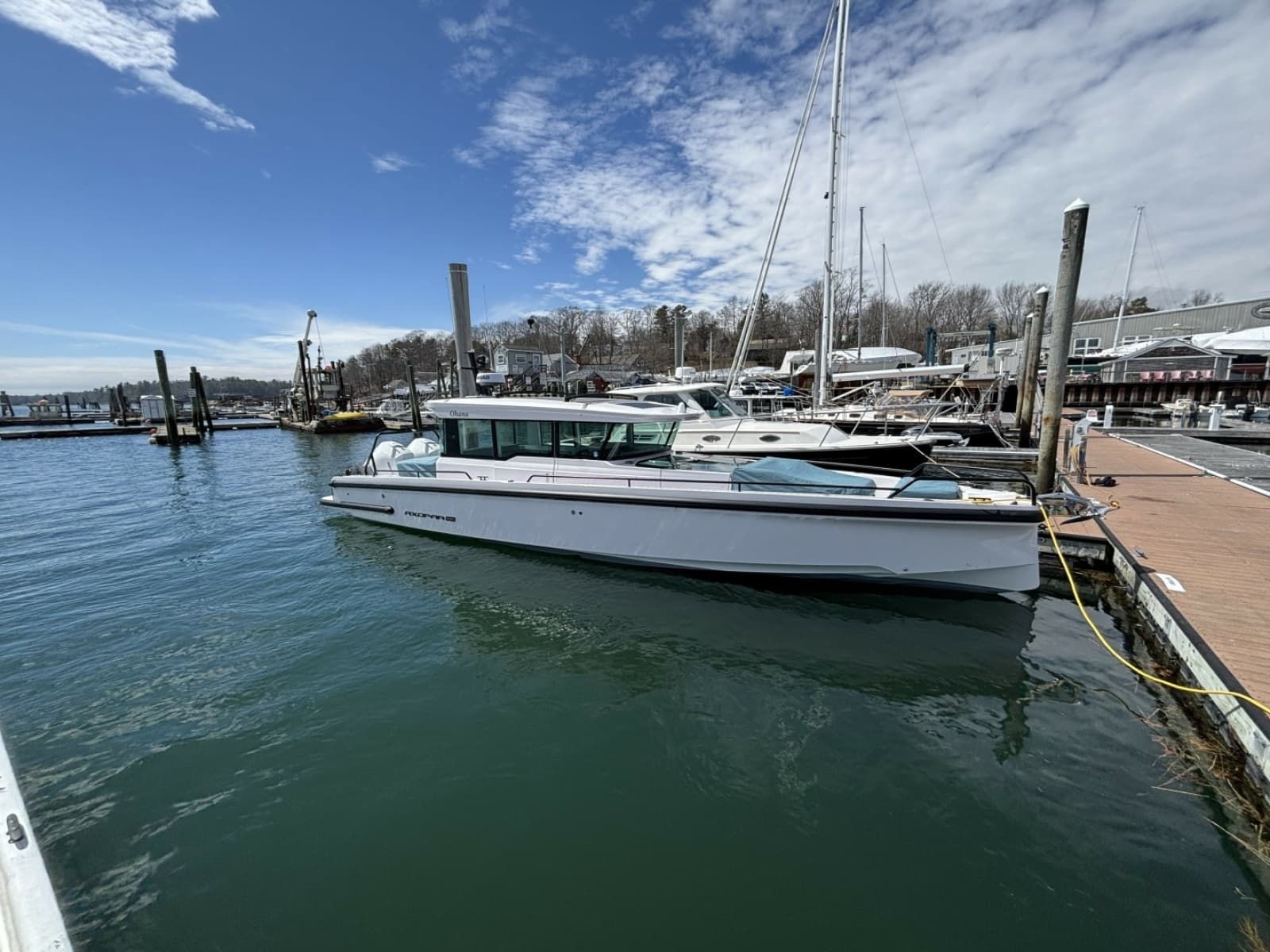 2023 Axopar 37XC Cross Cabin