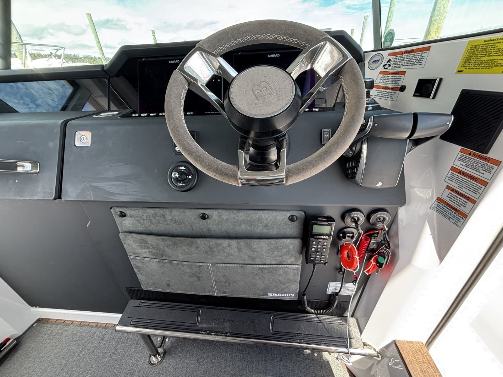 2023 Axopar 37XC Cross Cabin