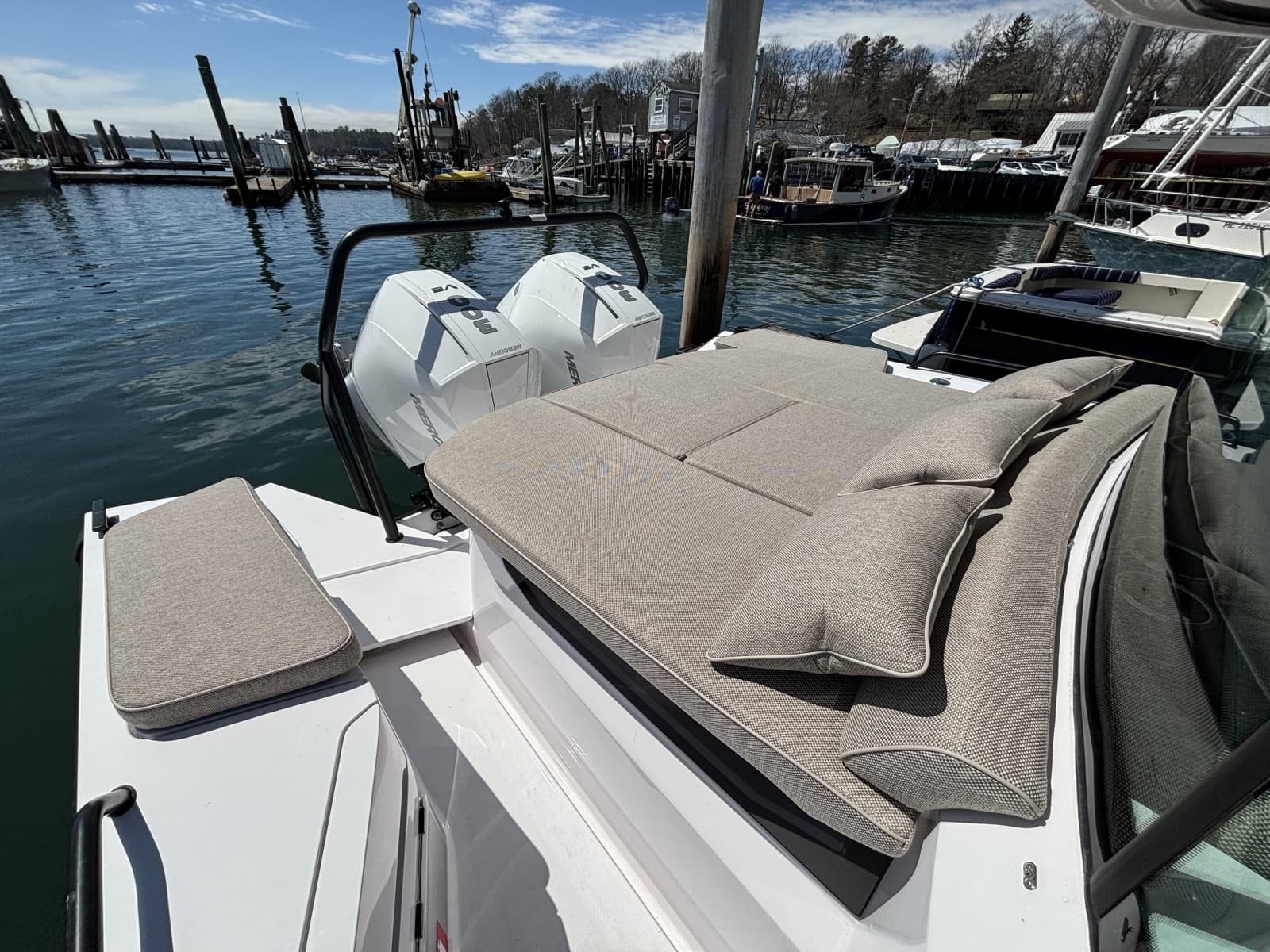 2023 Axopar 37XC Cross Cabin