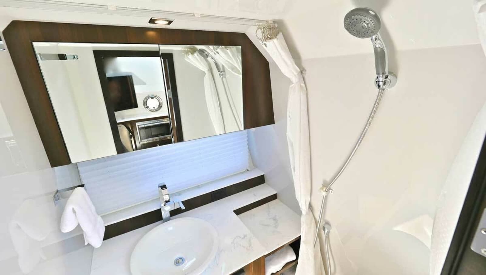 2024 Cruisers Yachts 42 GLS OB