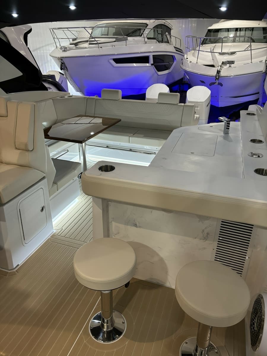 2024 Cruisers Yachts 42 GLS OB