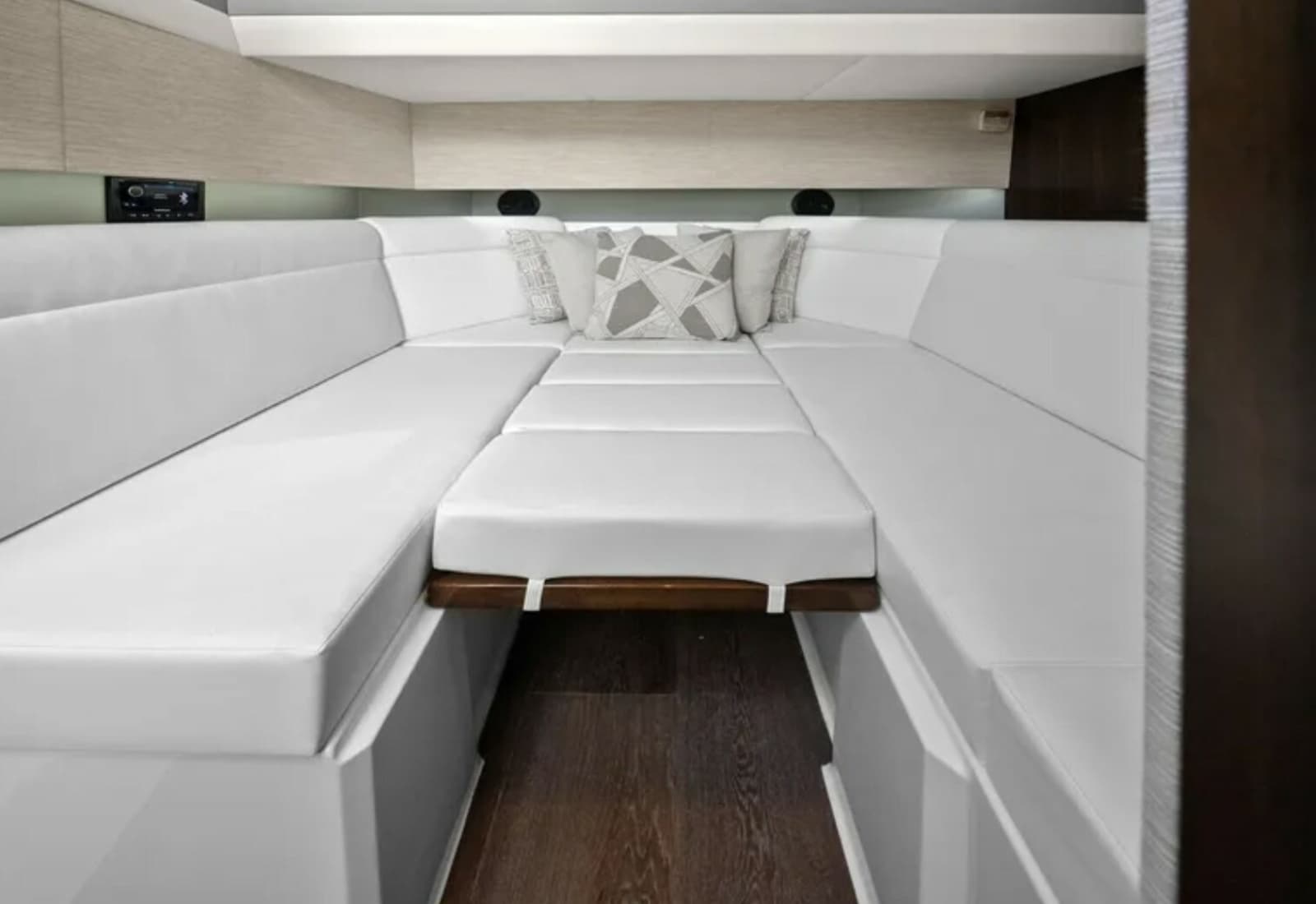 2024 Cruisers Yachts 42 GLS OB