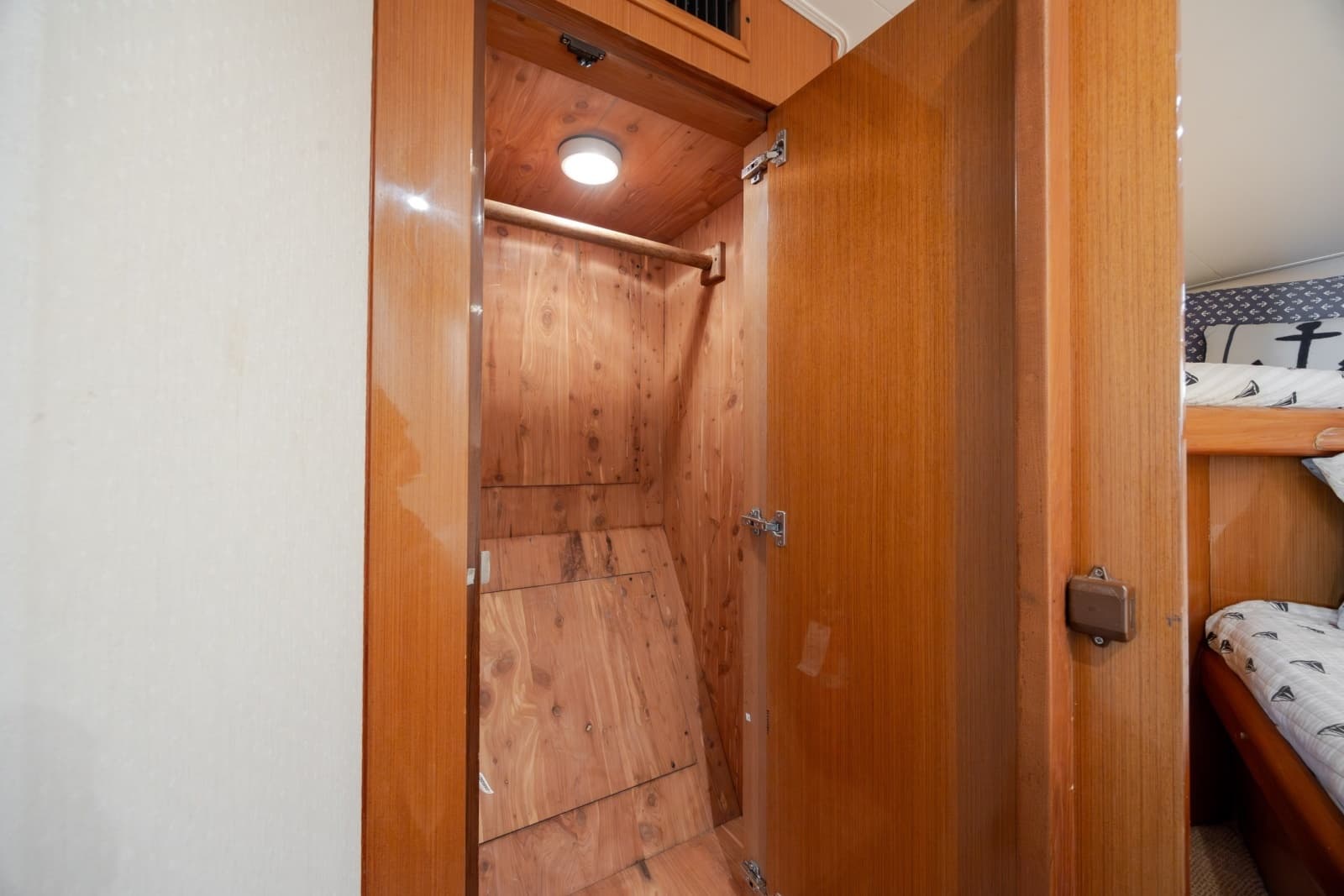 2000 Viking 55 Convertible