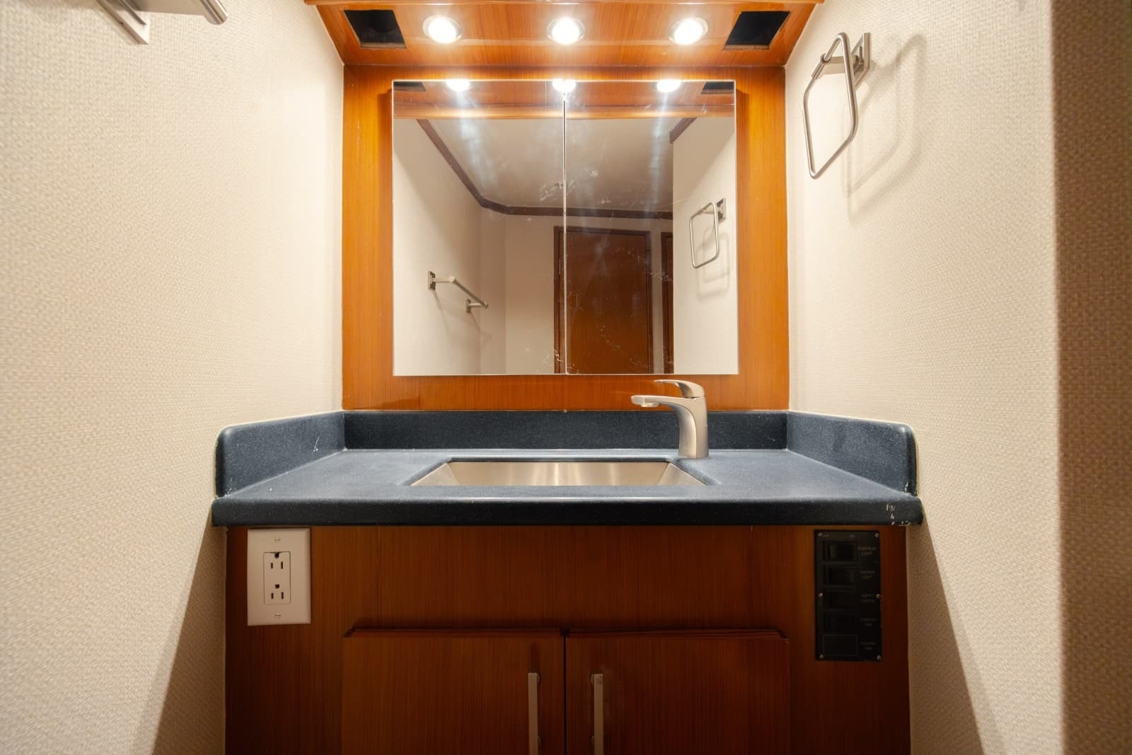 2000 Viking 55 Convertible