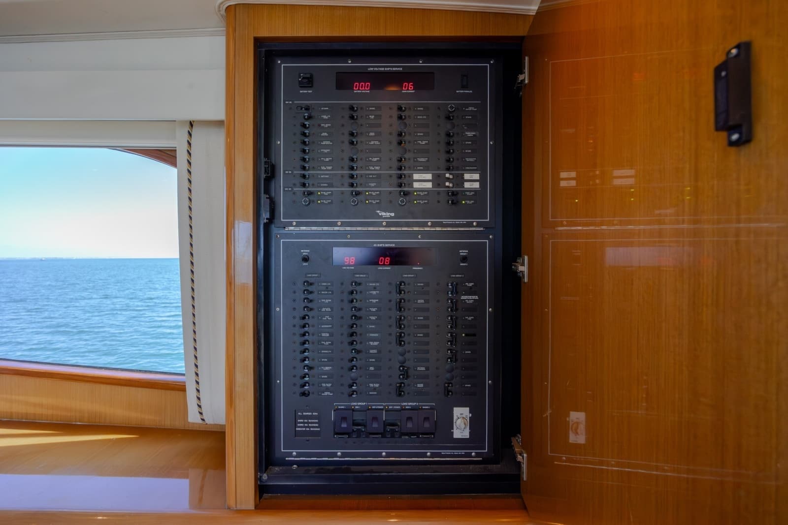 2000 Viking 55 Convertible