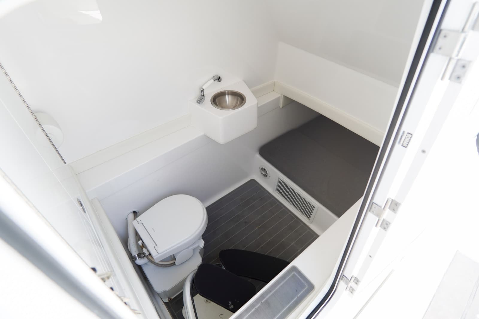 2024 Front Runner CC