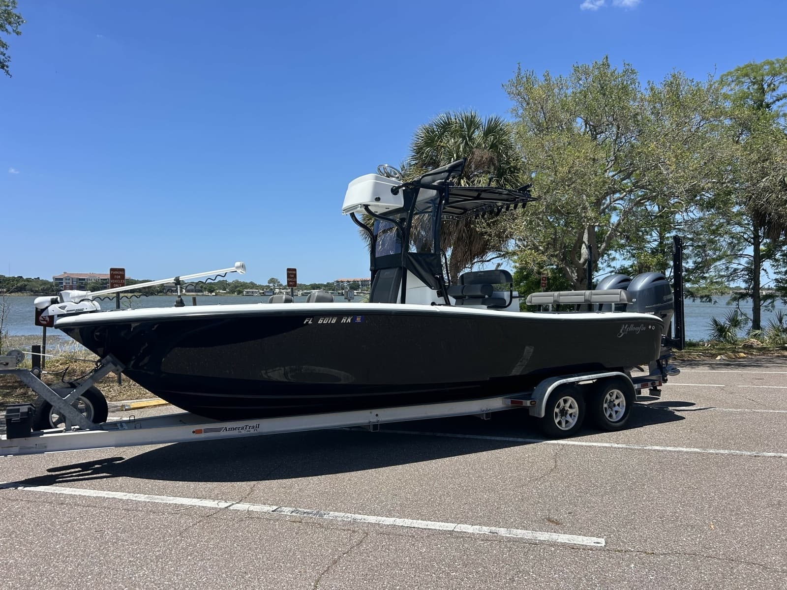 2018 Yellowfin 26 Hybrid