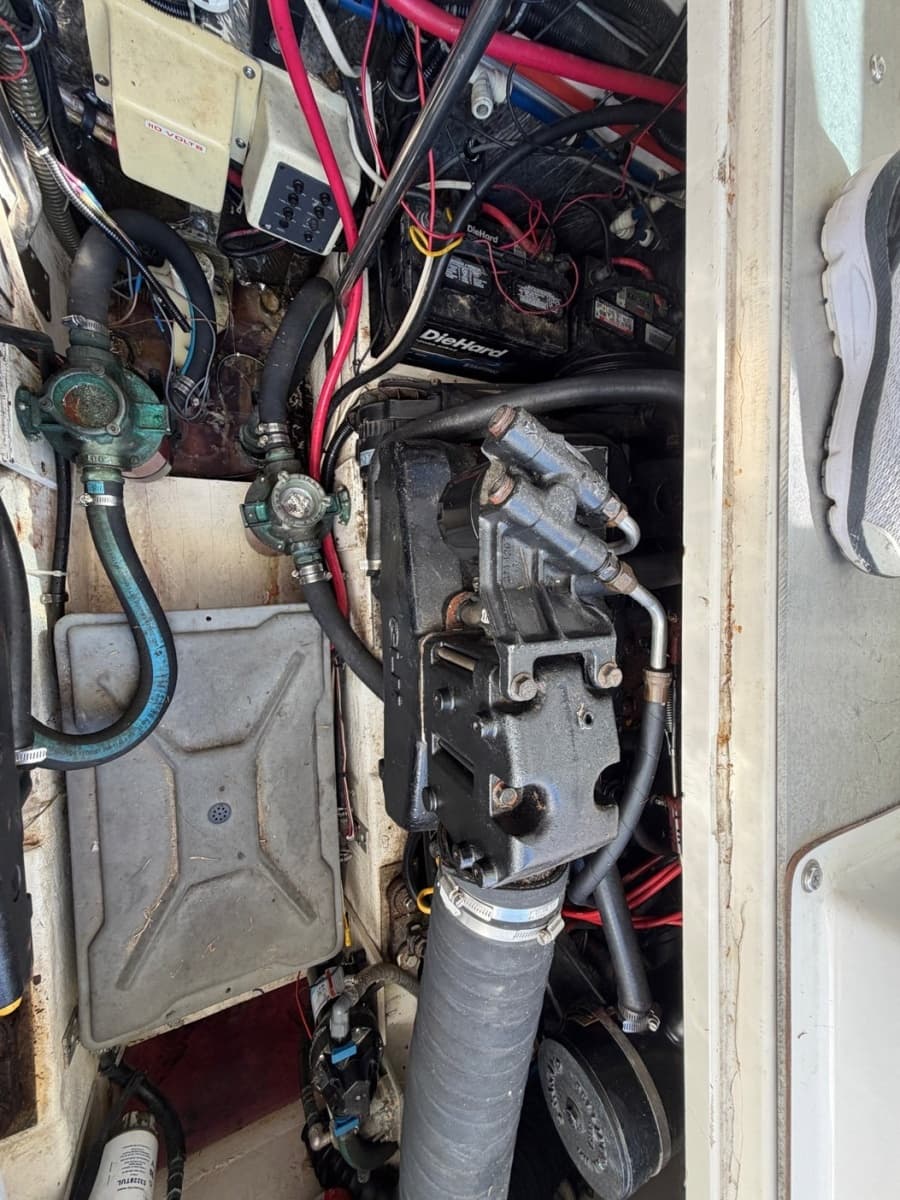 1997 Pursuit 3100 Express