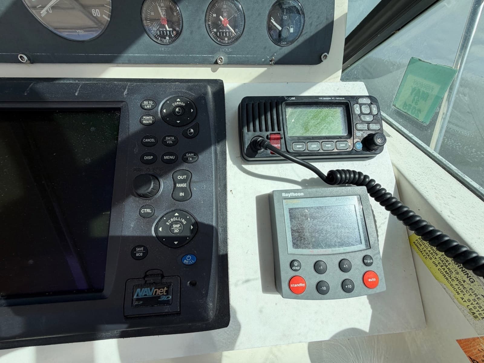 1997 Pursuit 3100 Express