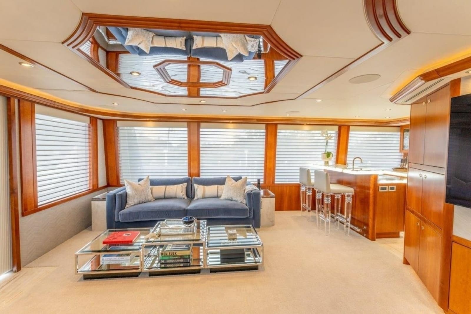 2006 Westport 130 Motoryacht