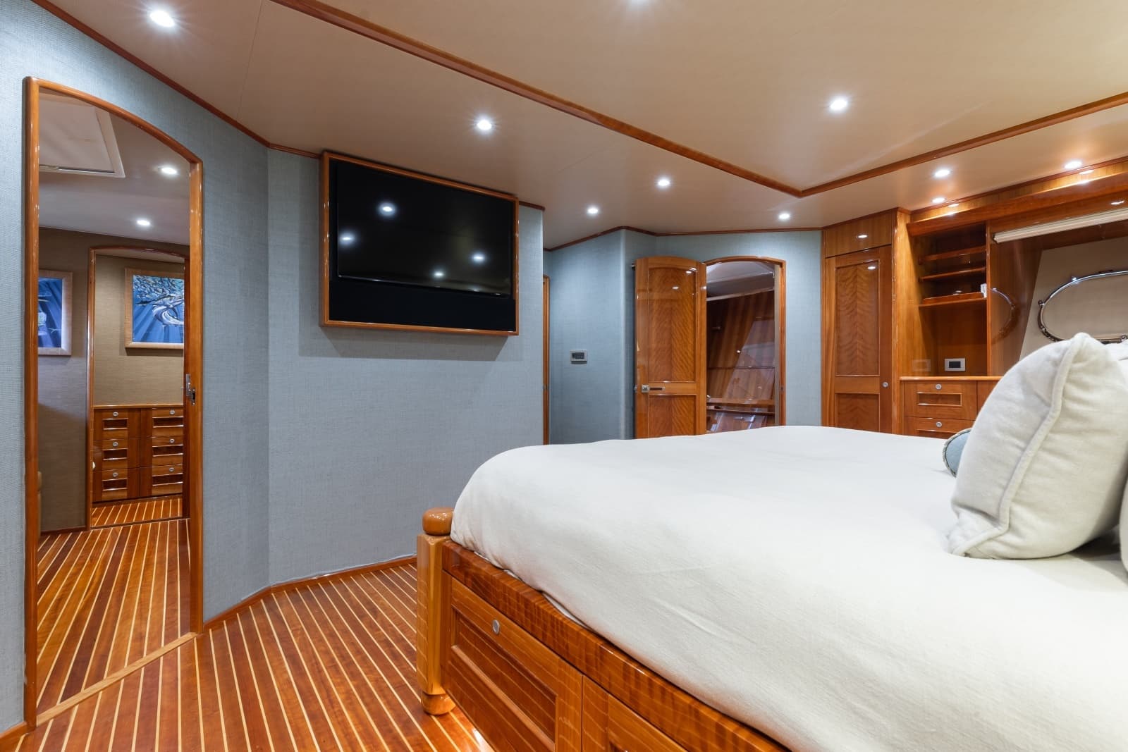 2016 Viking Skybridge