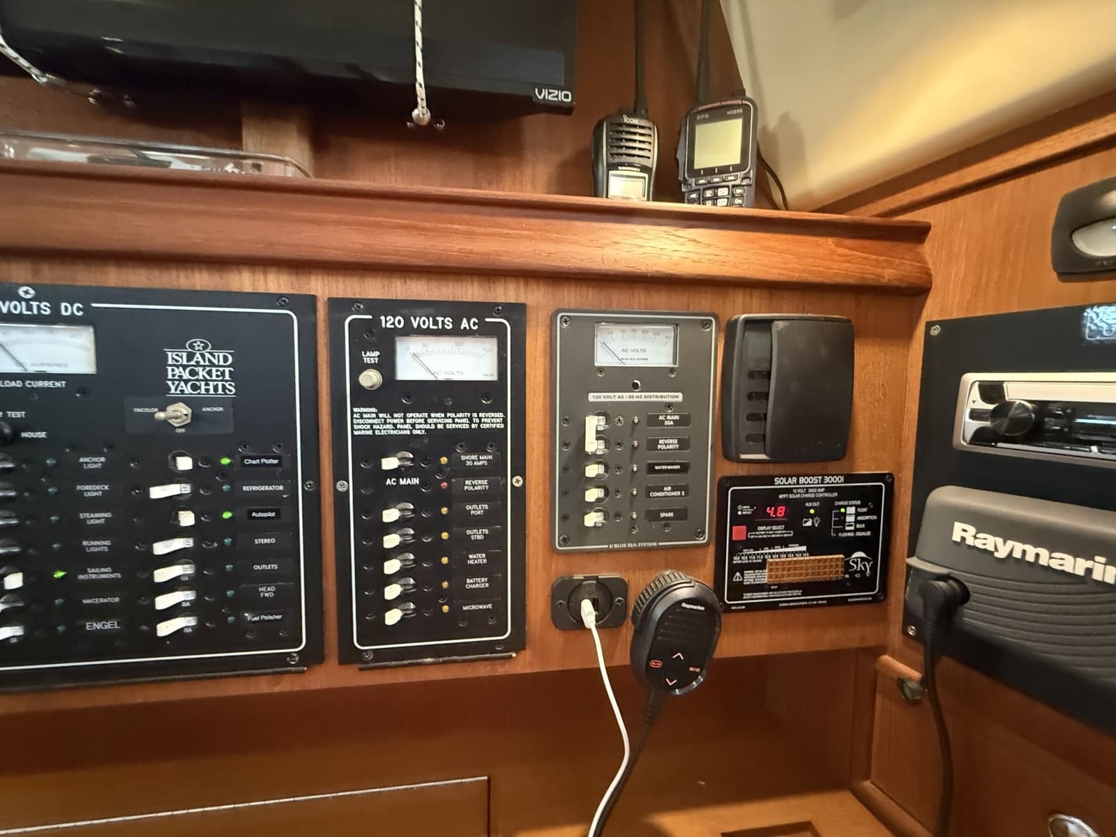 2003 Island Packet 380