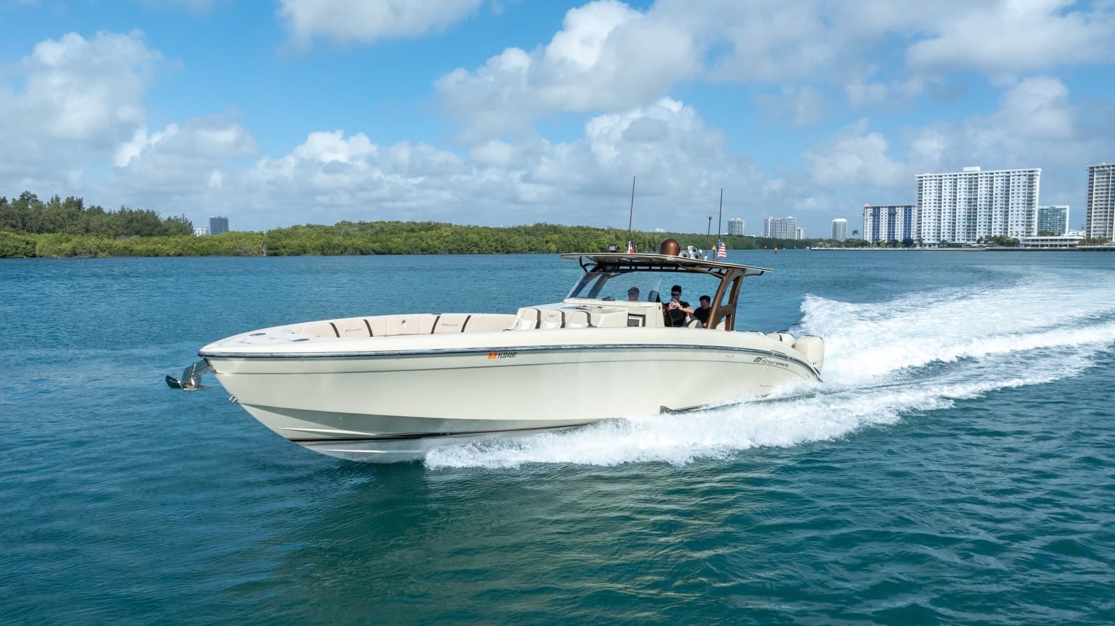 2019 Midnight Express 