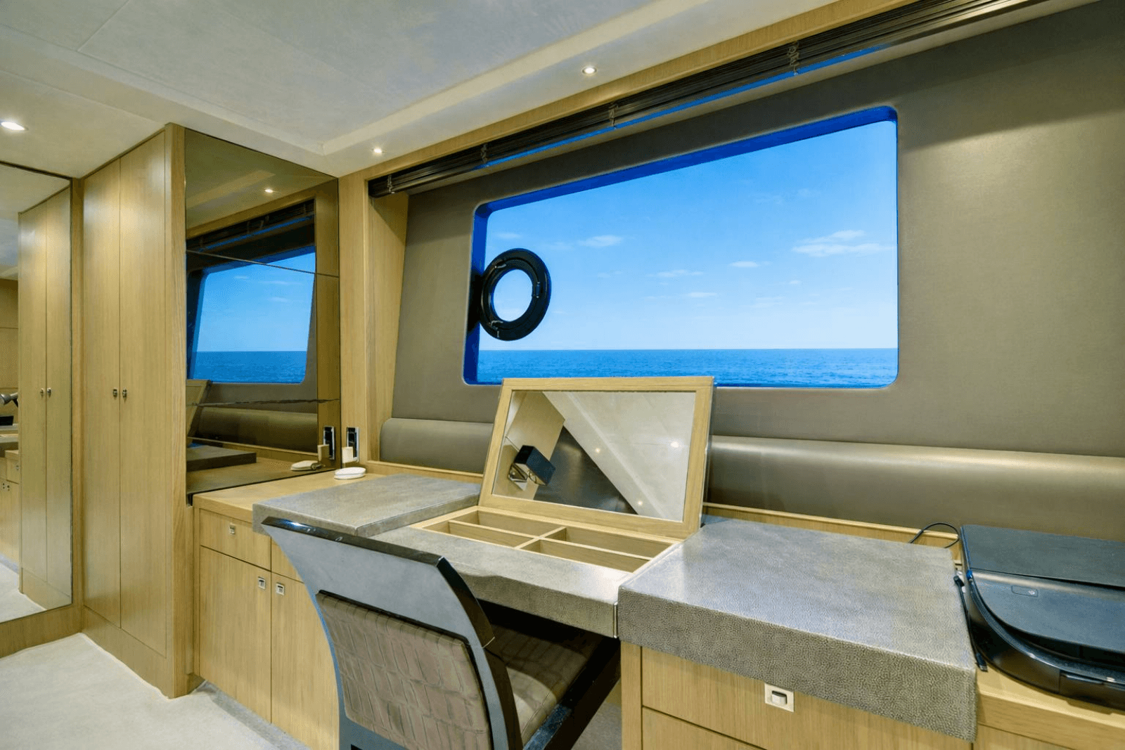 2014 Princess Yachts 